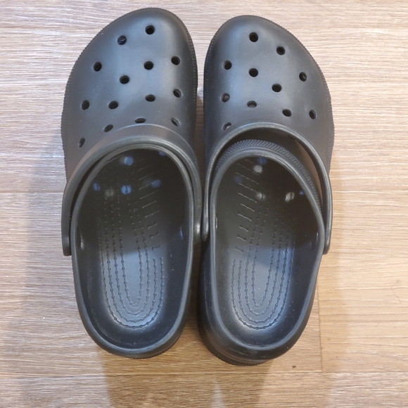 Cape Robbin Black Platform Slip On Mules - Picture 2 of 10